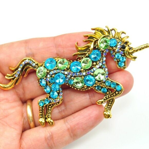Sparking Whimsical Green & Blue Rhinestone Gold Tone Lucky Unicorn Brooch Pin - Picture 1 of 9